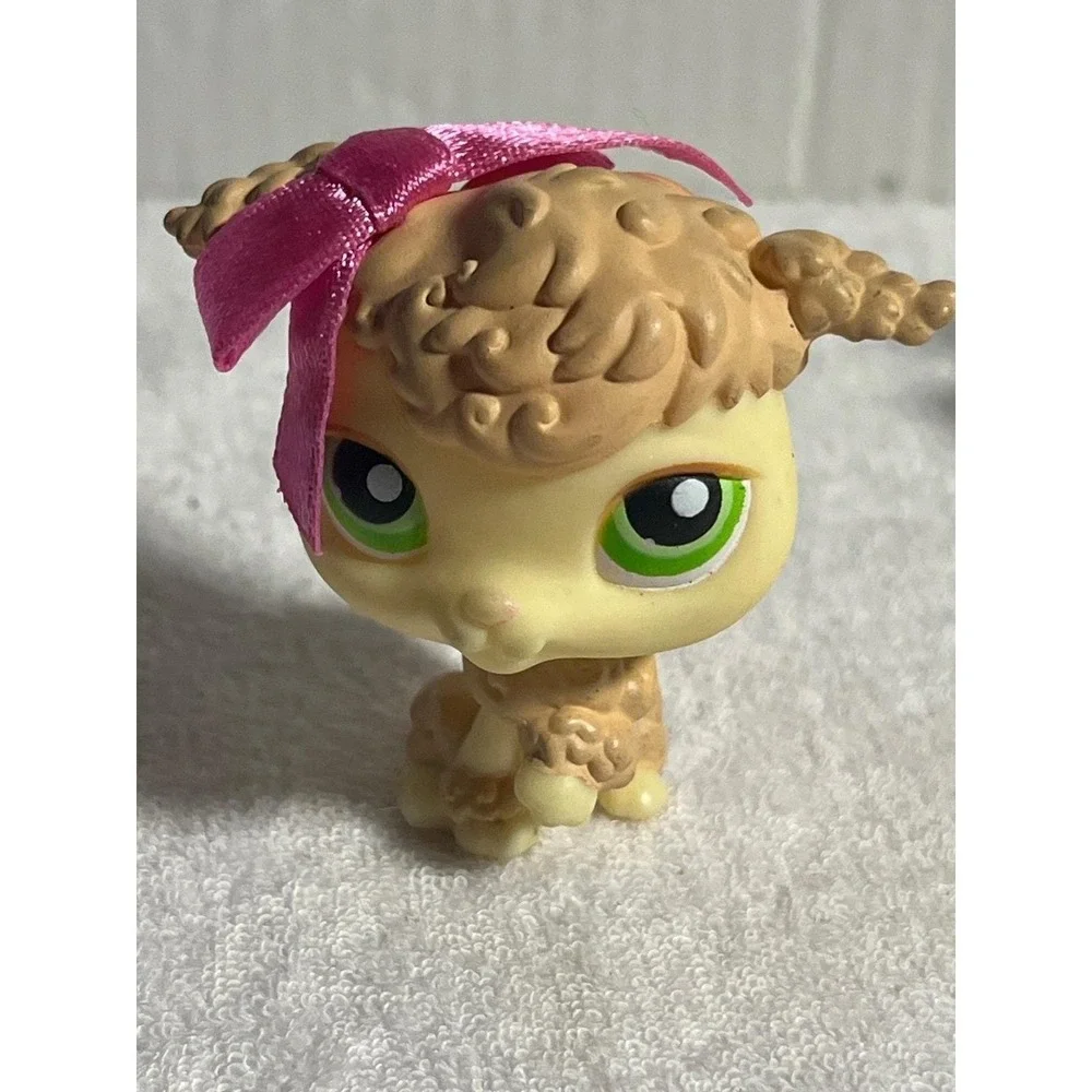 Littlest Pet Shop Portable Pets LPS #146 Poodle w/ Grooming Table